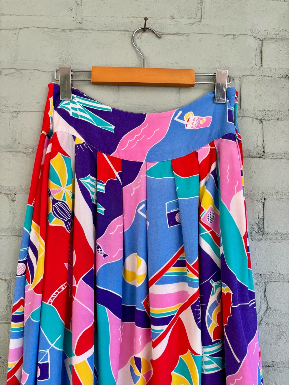 Vintage 1980s Colourfup Novelty Beach Print Pleated Midi Skirt - Picture 9 of 12